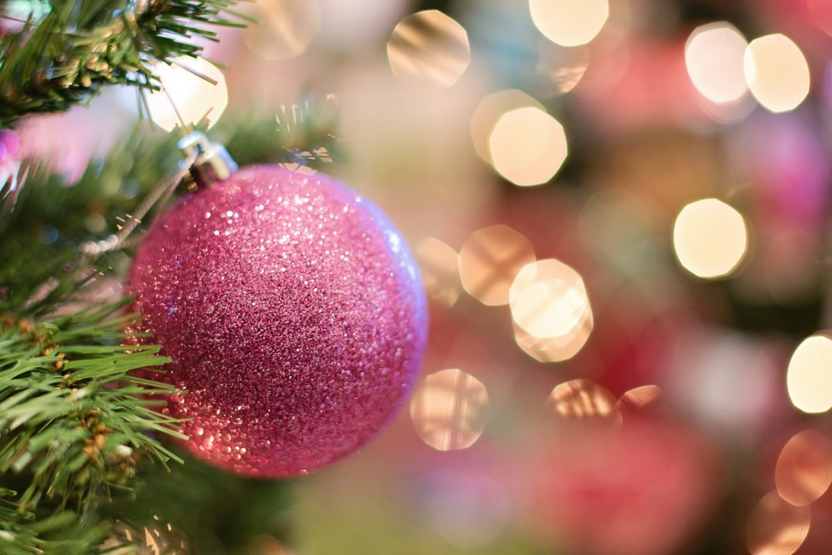 Christmas ornaments via pixabay