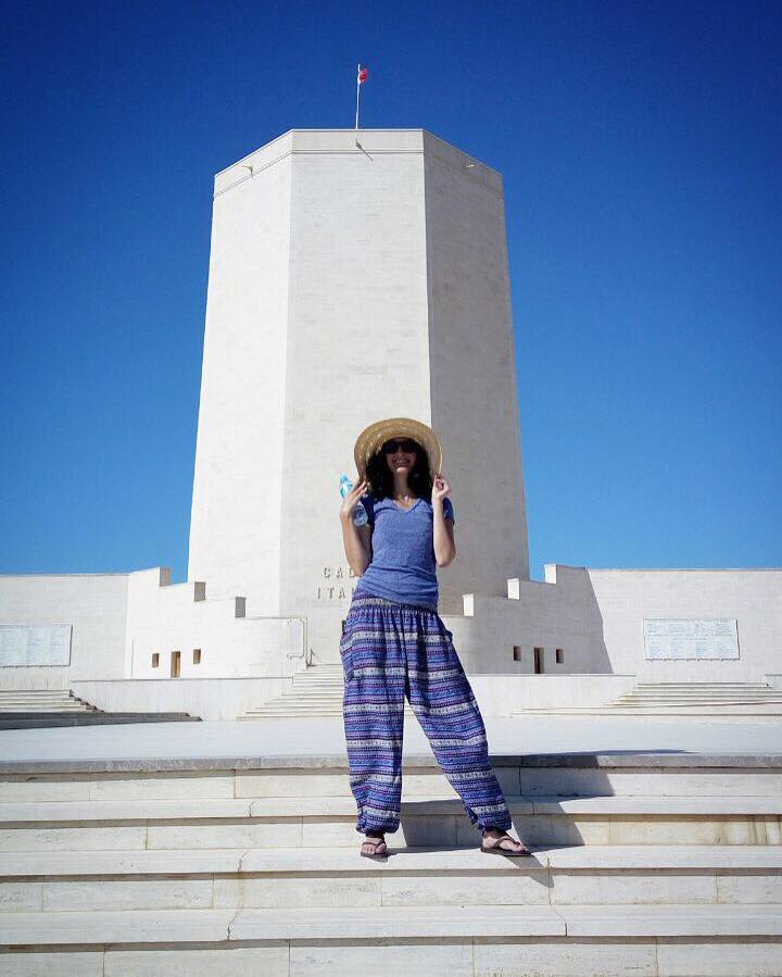 Our friend Zainab AbdulAziz in her sightseeing outfit